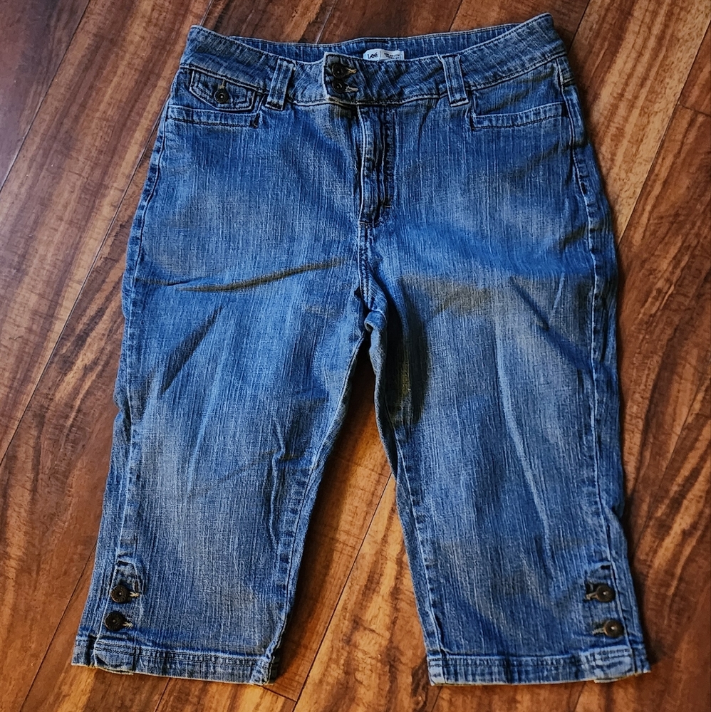 LEE CAPRIS